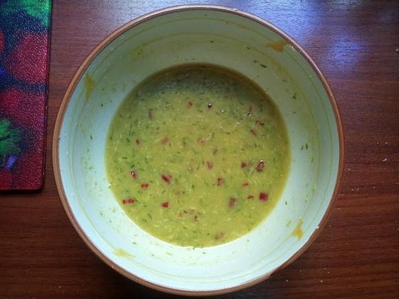 Ostry limonkowo-miodowy dressing do sałatek