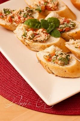 Bruschetta z pomidorami i miętą