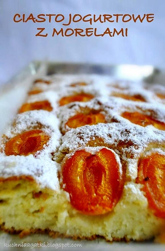 Ciasto jogurtowe z morelami i nutą cytrynową