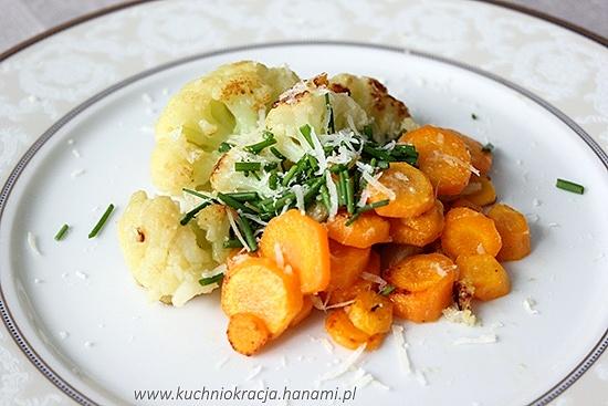 Kalafior smażony na maśle z młodą marchewką