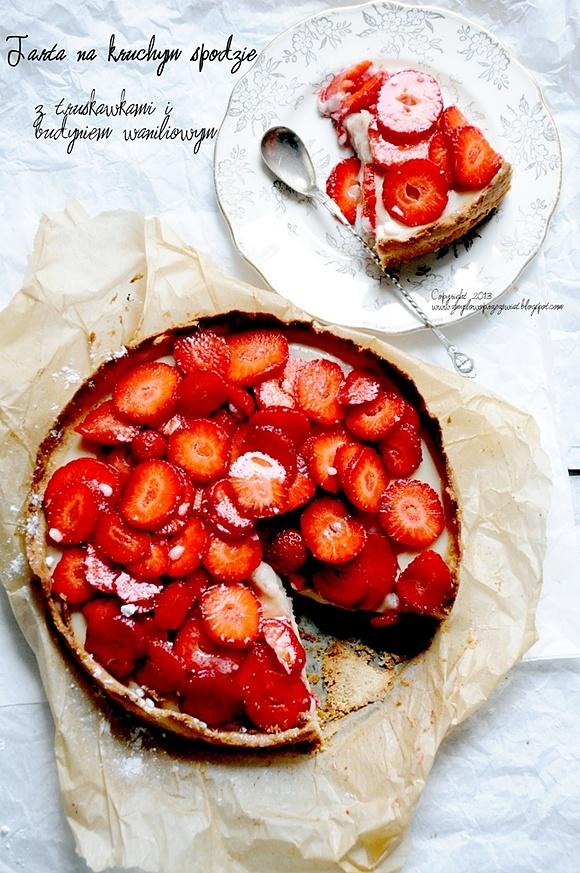 Tarta na kruchym spodzie z truskawkami i budyniem waniliowym