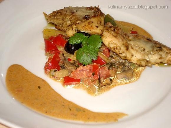 Filety drobiowe w pesto na chrupiących warzywach