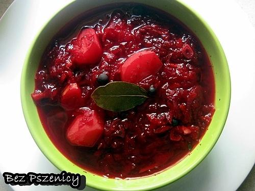 Zupa buraczkowa z młodych warzyw