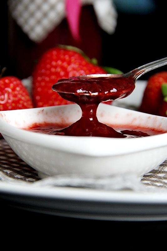 Naturalny dżem truskawkowy