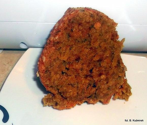 Babka z buraczków czerwonych z kremem czekoladowym