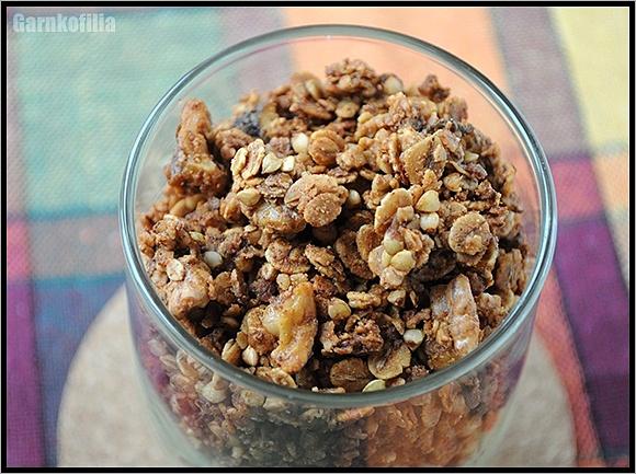Granola owsiano-gryczana chrupiąca i pyszna