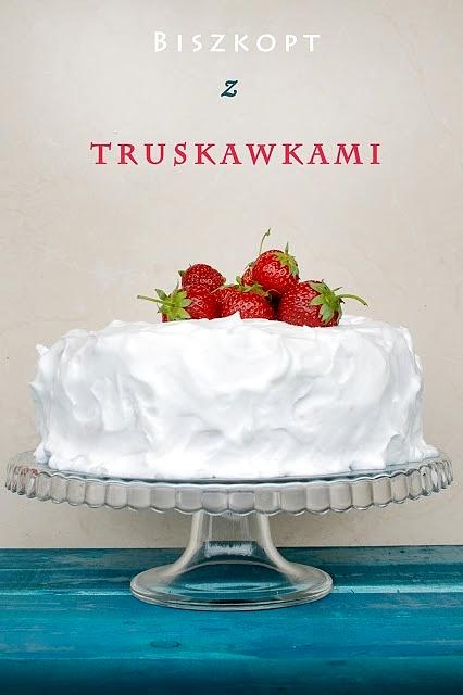 Biszkopt z truskawkami i galaretką