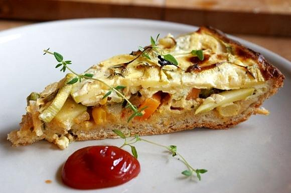 Tarta razowa pełna warzyw