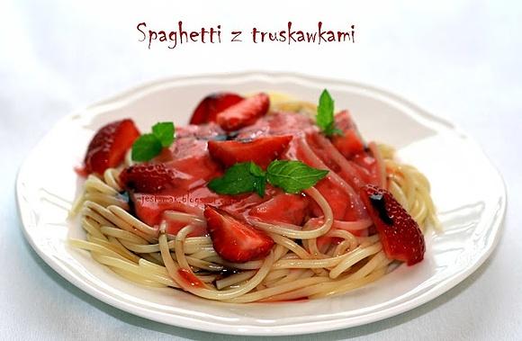 Spaghetti na słodko z truskawkami i miętą