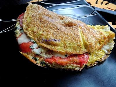 Omlet z pomidorami