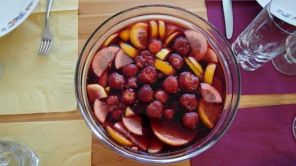 Letnie orzeźwienie domowa sangria