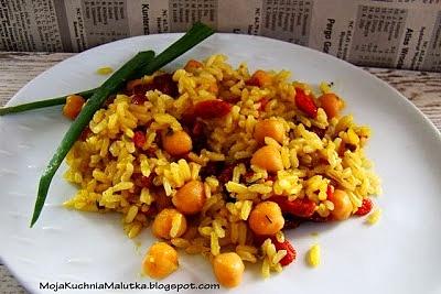 Ryż curry z cieciorką i owocami goji