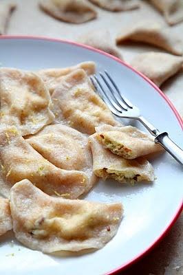 Pierogi razowe z serem i bakaliami
