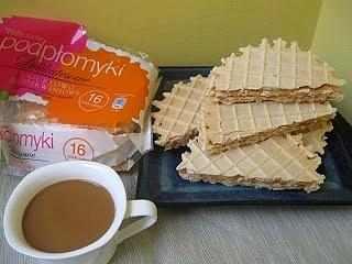 Wafle suche przekładane kajmakiem