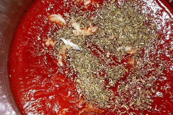 Sos do pizzy z passaty pomidorowej