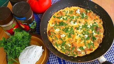 Frittata z łososiem i kozim serem