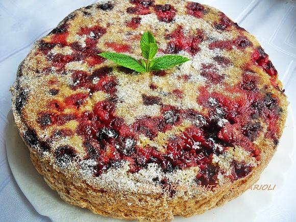 Szybkie ciasto biszkoptowe z porzeczkami