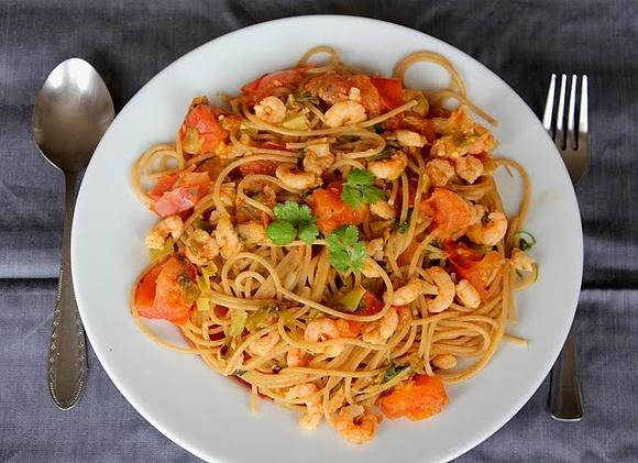 Spaghetti z krewetkami i chilli