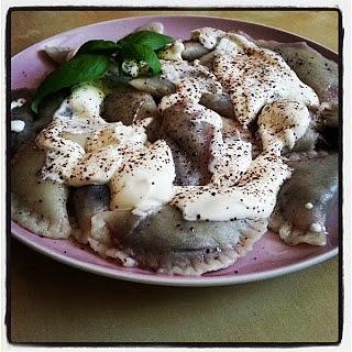 Pierogi z konfiturą czereśniową