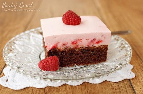 Brownie z malinami i malinową pianką