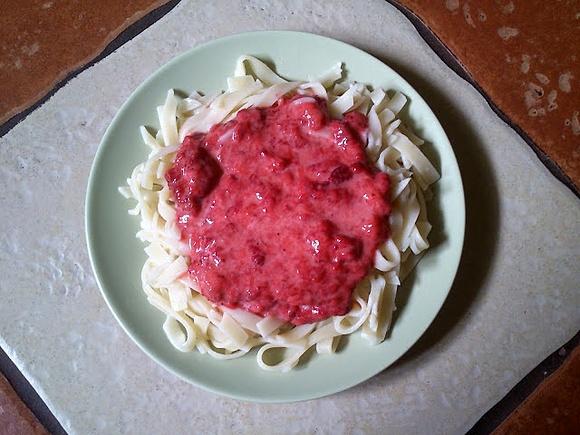 Spaghetti truskawkowe
