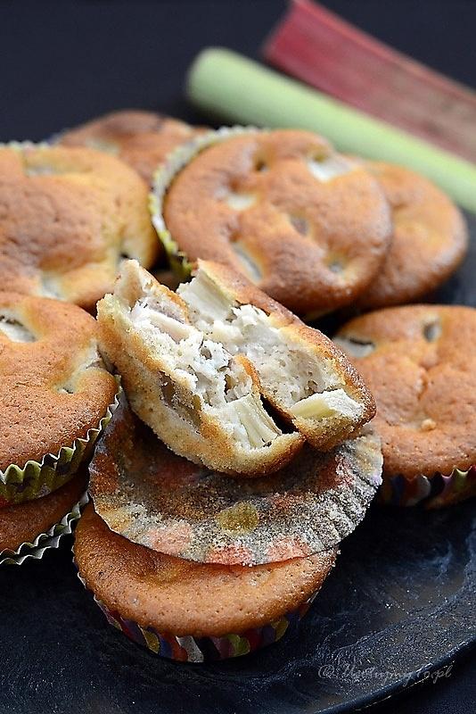 Muffinki z rabarbarem
