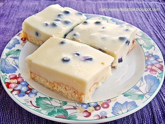Jagody ze śmietanką bez pieczenia ciasto