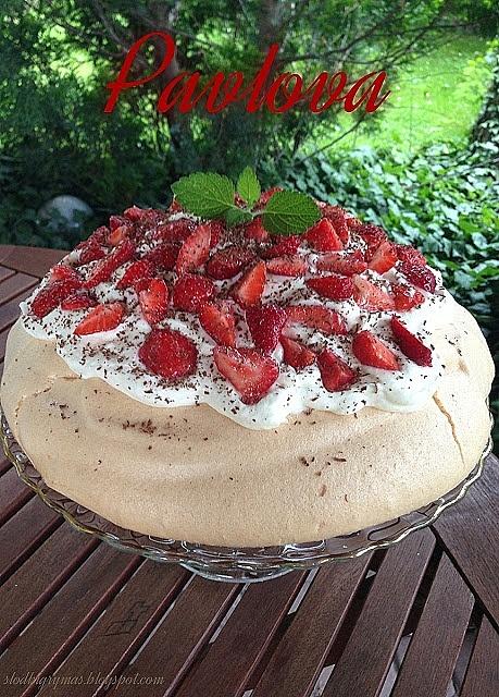 Pavlova z truskawkami