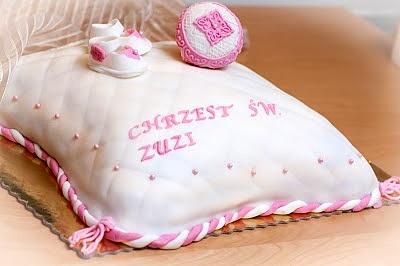 Duży tort z wiśniami