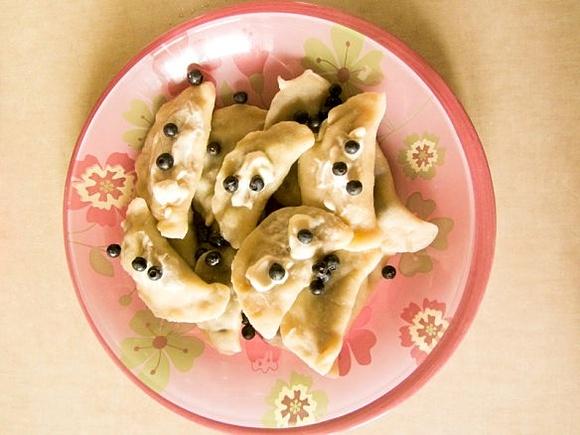 Jagodowe pierożki w dwóch odsłonach