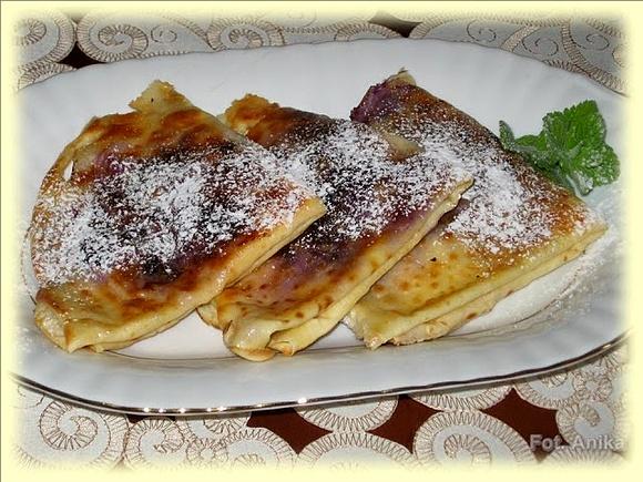 Naleśniki z serem i jagodami