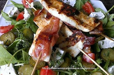 Sałatka z grillowaną mątwy i szynką parmeńską