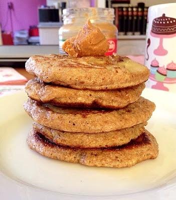 Orkiszowe pancakes z bananem