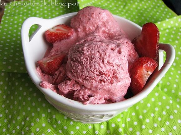 Domowe lody truskawkowe