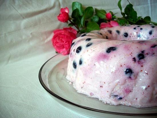 Jogurtowa babka jagodowa bez pieczenia