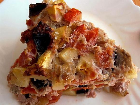 Zapiekanka warzywno-mięsna z bakłażanem pomidorami i cukinią