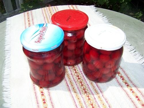 Kompot czereśniowy z syropem akacjowym