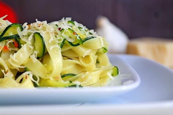 Makaron z cukinią i parmezanem