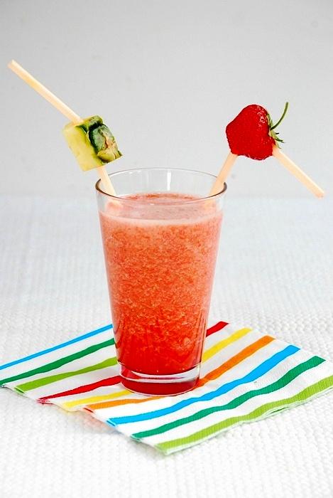 Koktajl truskawkowo-ananasowo-melonowy