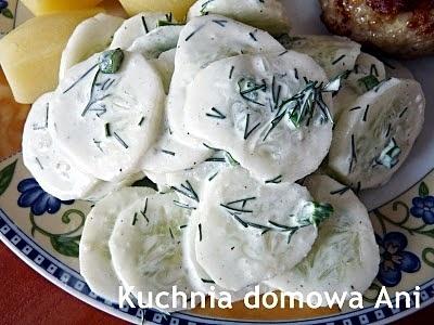 Mizeria - klasyczna sałatka z ogórków i śmietany