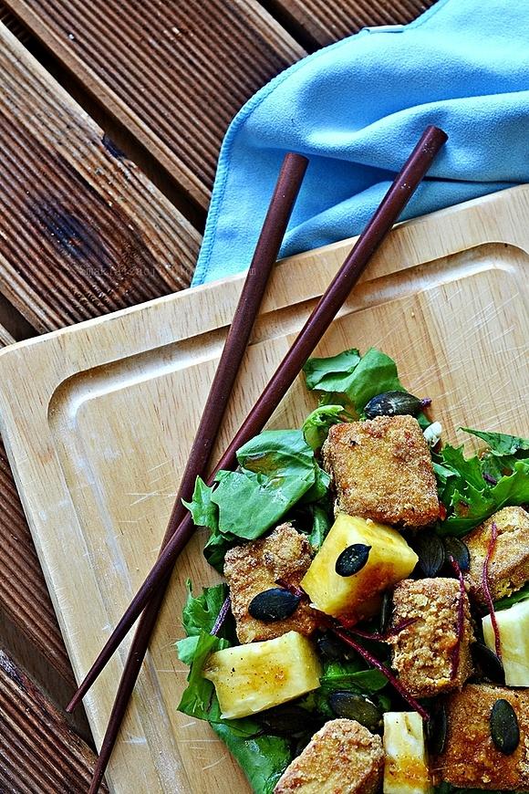 Marynowane tofu w sałatce