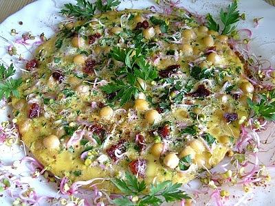 Omlet z cieciorką i suszonymi pomidorami