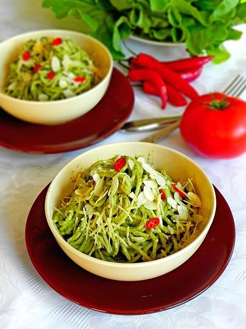 Spaghetti z pesto z rukoli