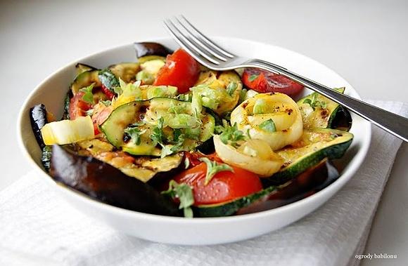 Grillowane ratatouille z warzywami i ziołami