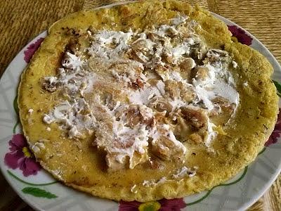 Omlet z kurczakiem i serkiem