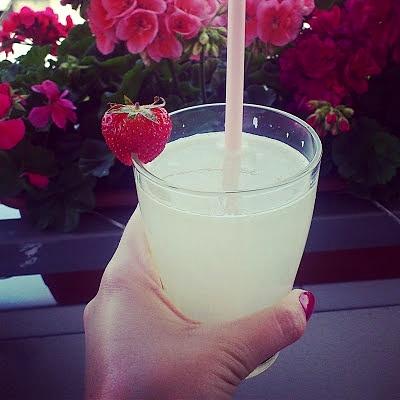 Lemoniada cytrynowa z miętą
