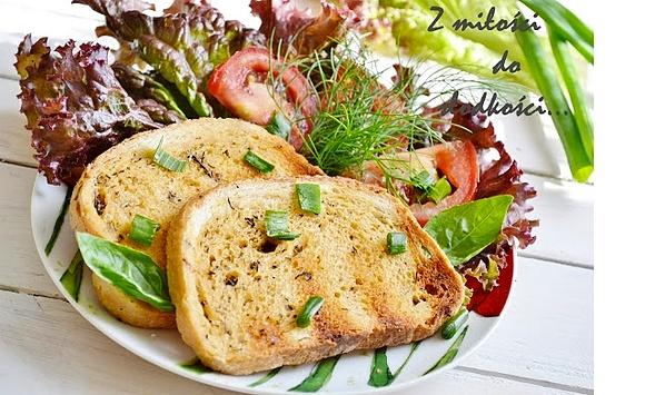 Grillowany ziołowy chlebek