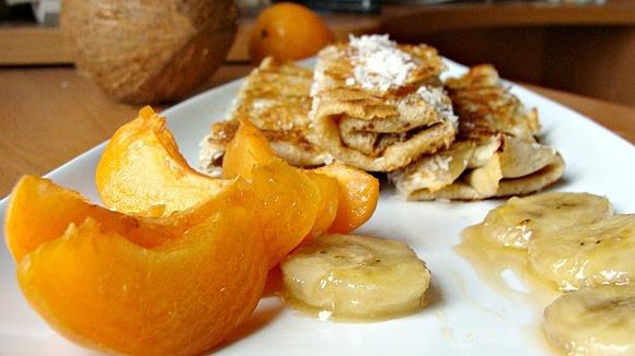 Naleśniki kokosanki z karmelizowanym bananem i kremem speculoos