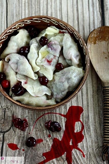 Pierogi z wiśniami
