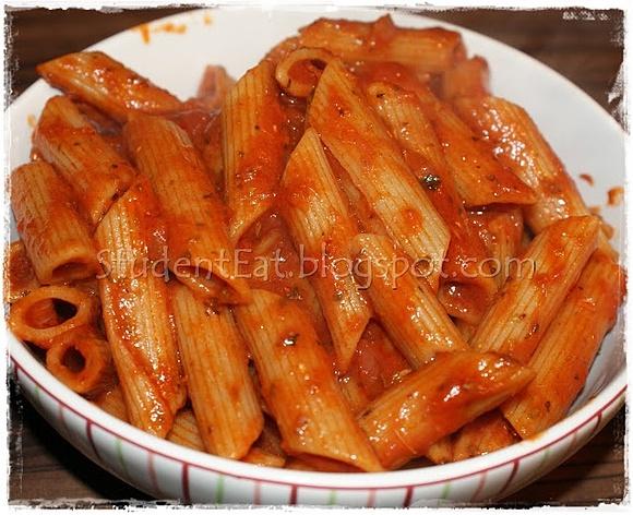Penne z sosem pomidorowym